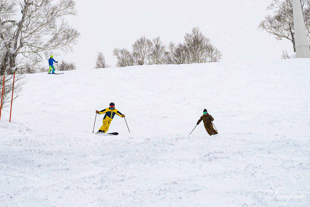 札幌国際スキー場 積雪たっぷり 300cm。コンディション良好なゲレンデでモーグル女子 ・畑田繭さんとコブコブセッション！